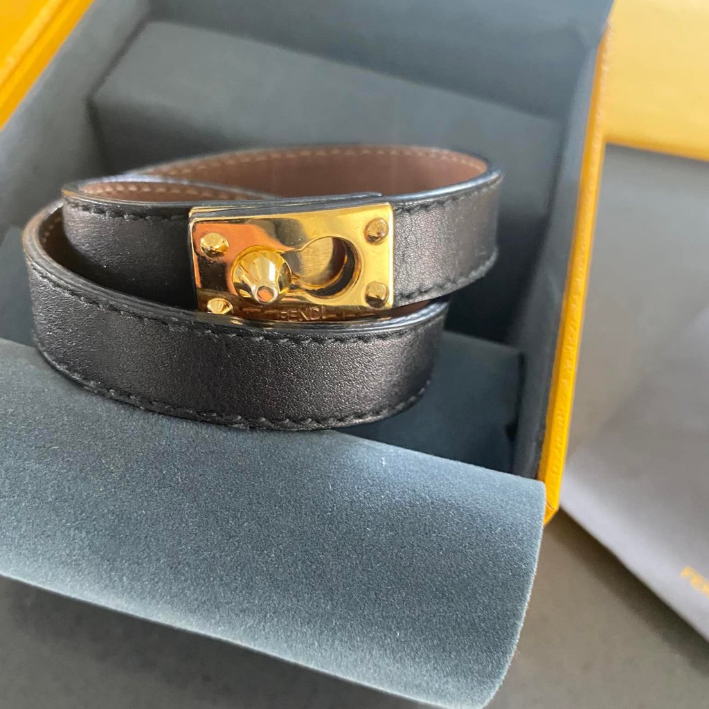 Fendi Nappa Black And Gold Leather Bracelet